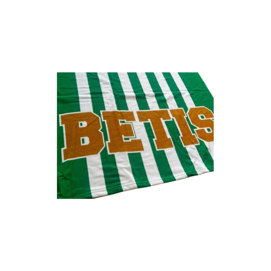 Toalla de baño 'Mucho Betis', producto oficial del Real Betis Balompié | SORICASTEL - Toalla microfibra, rayas verdes y blancas, 180x90 cm // Ref: 02031921AA28